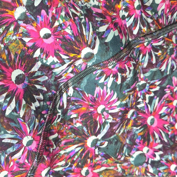 Lululemon Leggings Sz 6 Floral Leggings - Picture 3 of 3